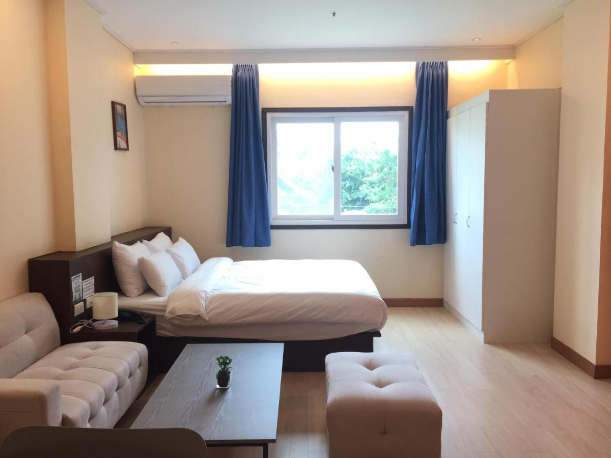 On Hotel Friendship อังเฮเลส ภายนอก รูปภาพ
