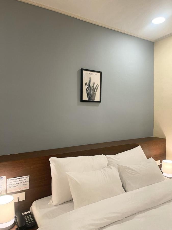On Hotel Friendship อังเฮเลส ภายนอก รูปภาพ